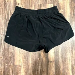 Lululemon track that mid rise short size 14